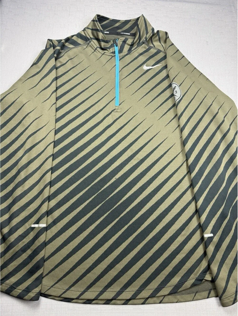 Nike Running Dri-FIT 1/2 Zip Pullover Men’s Medium Olive Green Reflective Top